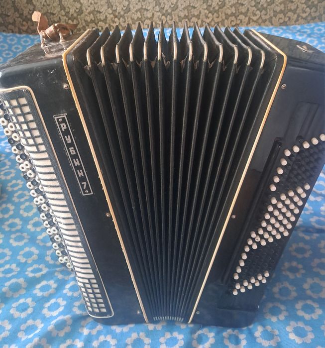 Продам баян "Рубін 7"