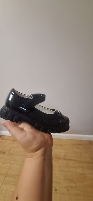 Продам туфлі дитячі