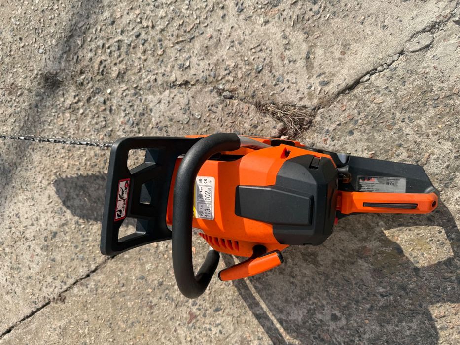 Продам бензопилу Sequoia SPC 2418