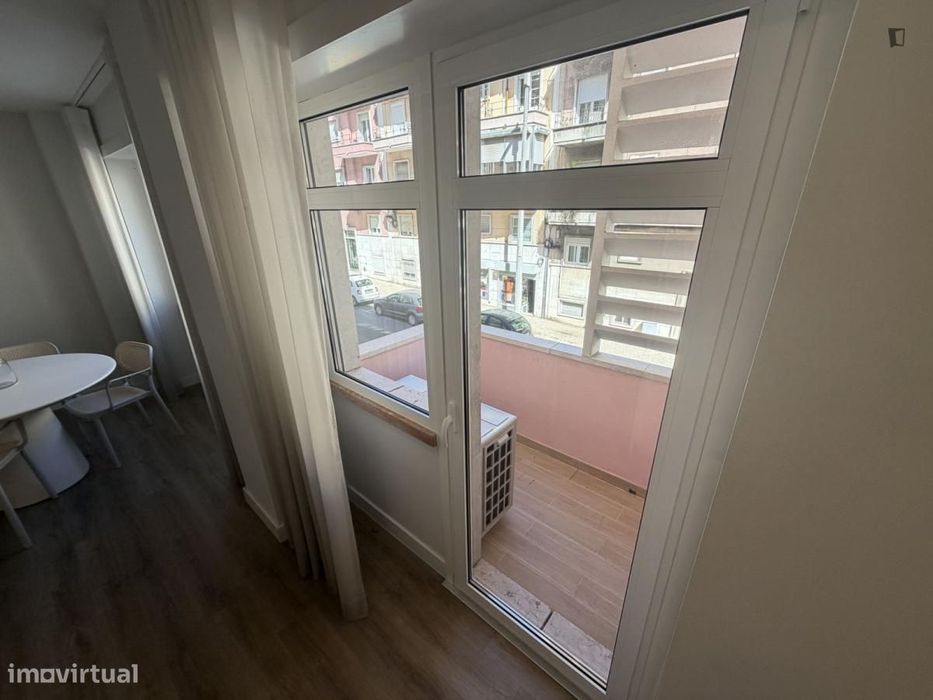 Apartamento com 2 quartos - localizado em Sete Rios Lisbon
