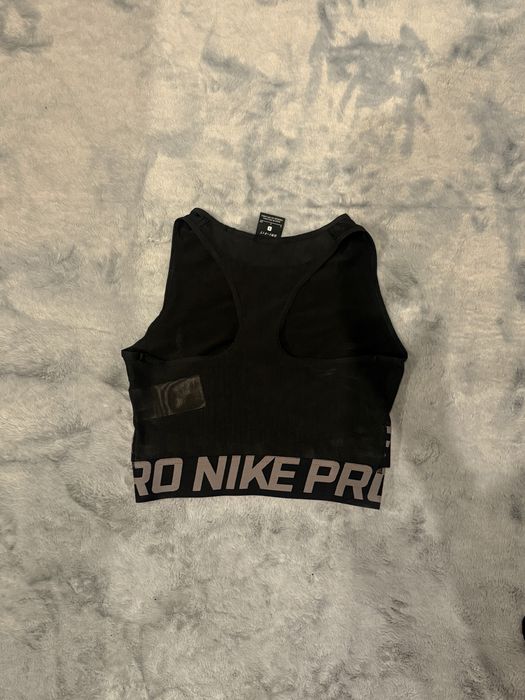 Топ спортивний Nike Pro