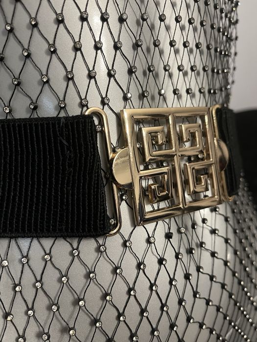 Pasek rozciągliwy z inspirowaną klamrą