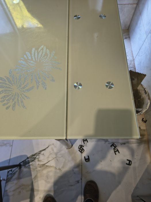 Stół szklany używany