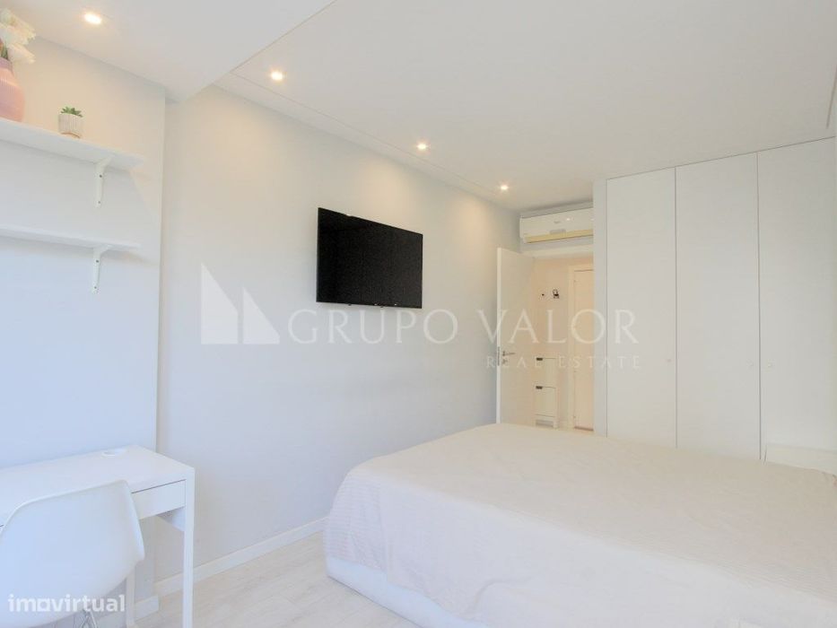 Apartamento T2 com parqueamento, Costa da Caparica
