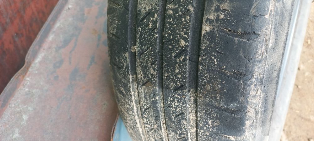 Продам літню гуму Bridgestone 195/65/15 4шт.б/в