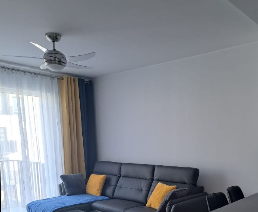Wiatrak sufitowy z lampą