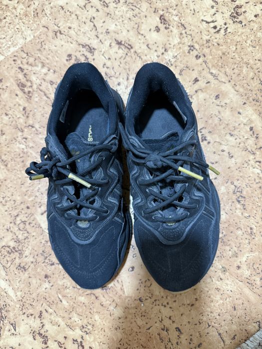 Продам свои adidas ozweego