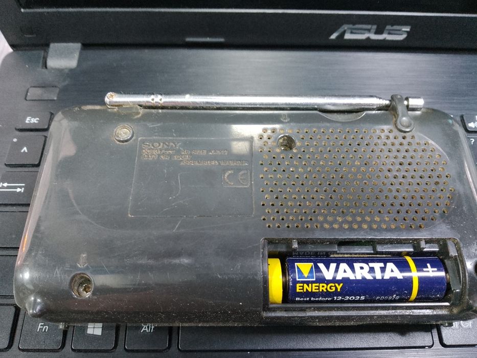 Радио  Sony -(колонка Booms Bass