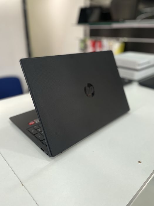 Notebook HP 15", AMD Ryzen 3, 128GB, Windows 11 Excelente estado