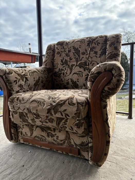 В продажі крісло