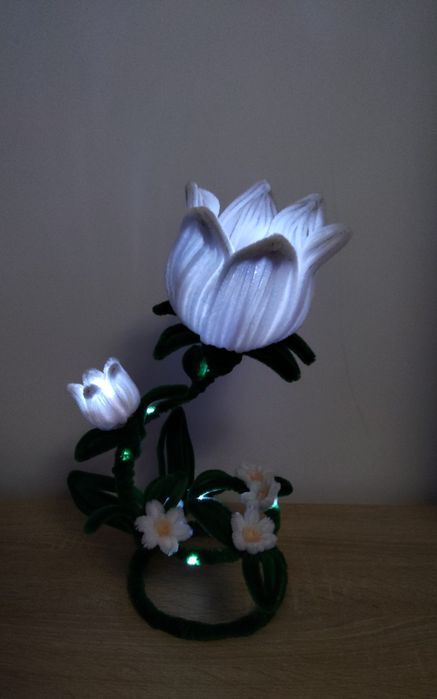 Kwiat LED z rękodzieło