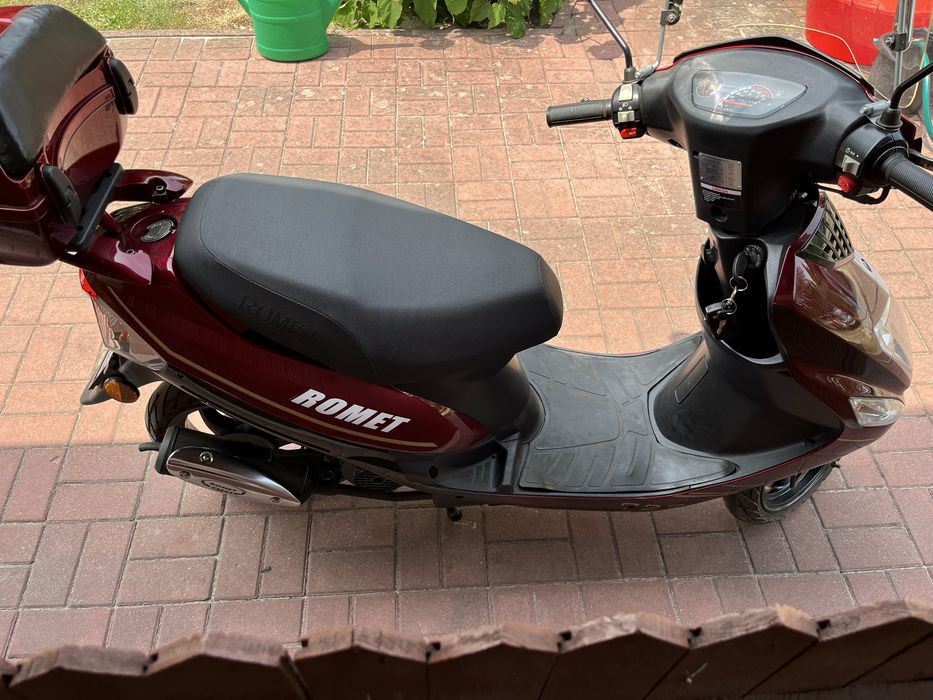 Skuter romet 727