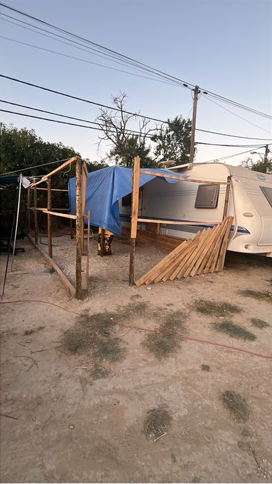 Pinturas e pequenos serviços.