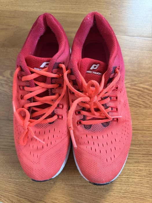 Кросівки жіночі, (39)