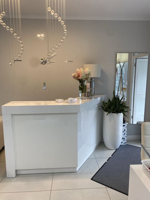 Wynajme stanowisko fryzjerskie