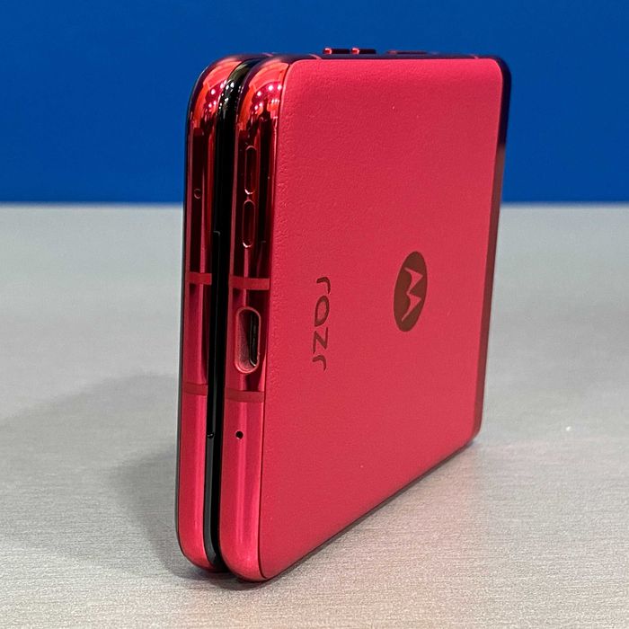 Motorola RAZR 40 Ultra (8GB/256GB) - Viva Magenta