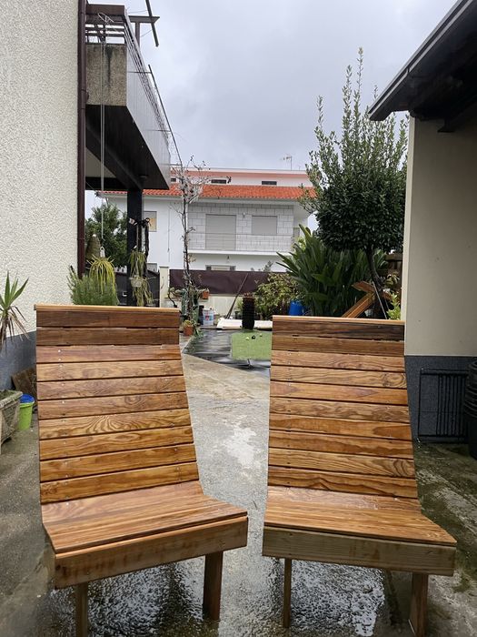 conjunto exterior de Cadeiras em Madeira bastante resistente