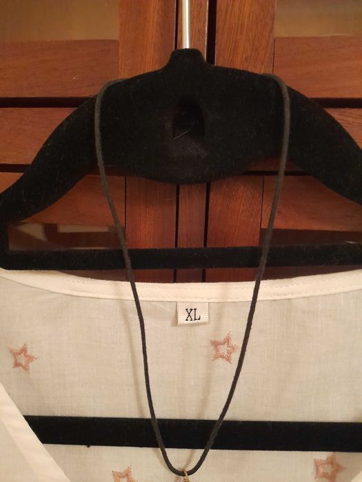 BLUSA branca com estrelas