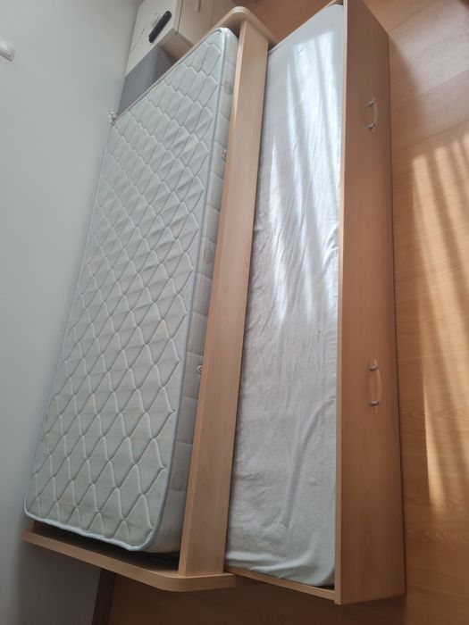 Cama, Secretaria/Cómoda, Cadeira e 1 Colchão