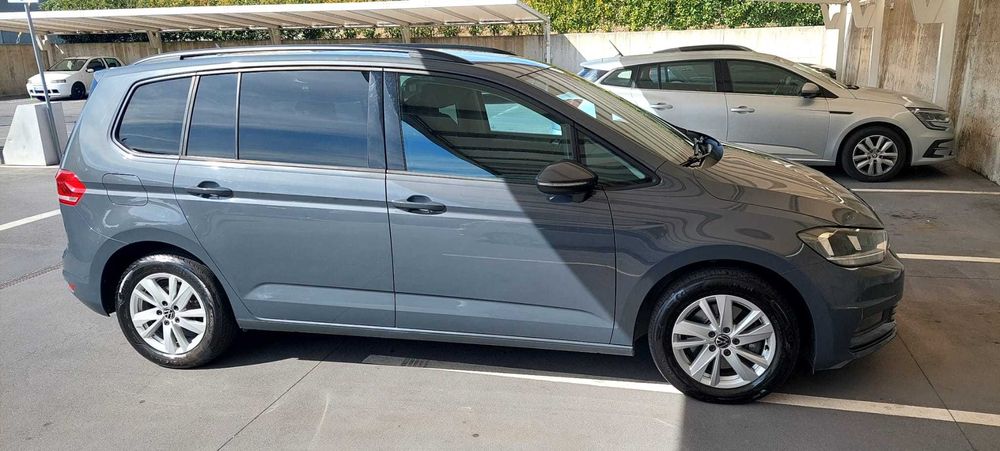VW Touran 2021 7 lugares