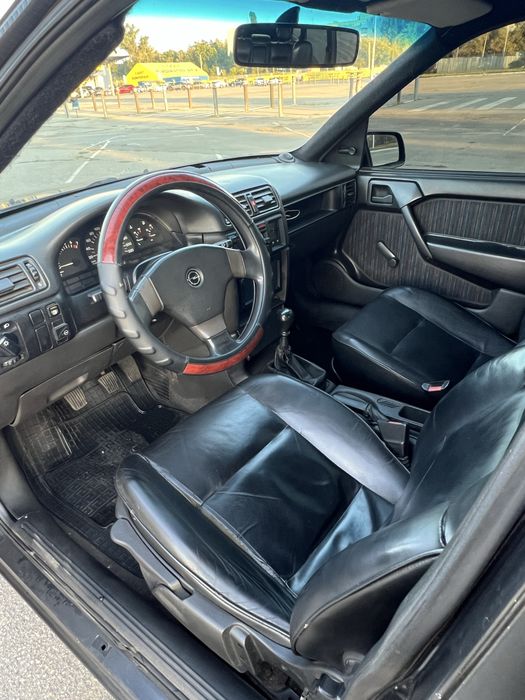 Продам Opel Вектра А 2.0