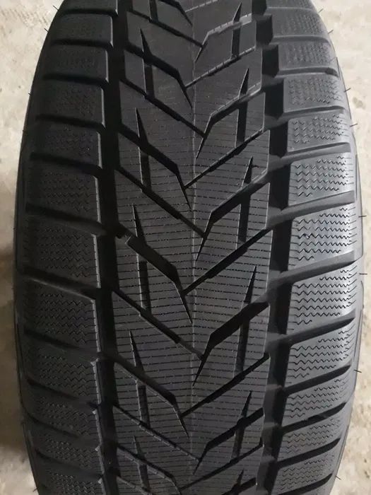 Купити різношорокий комплект зимових БУ шин резини 275/35R19+245/40R19