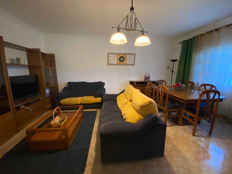 Mesa de Jantar extensível e 6 Cadeiras