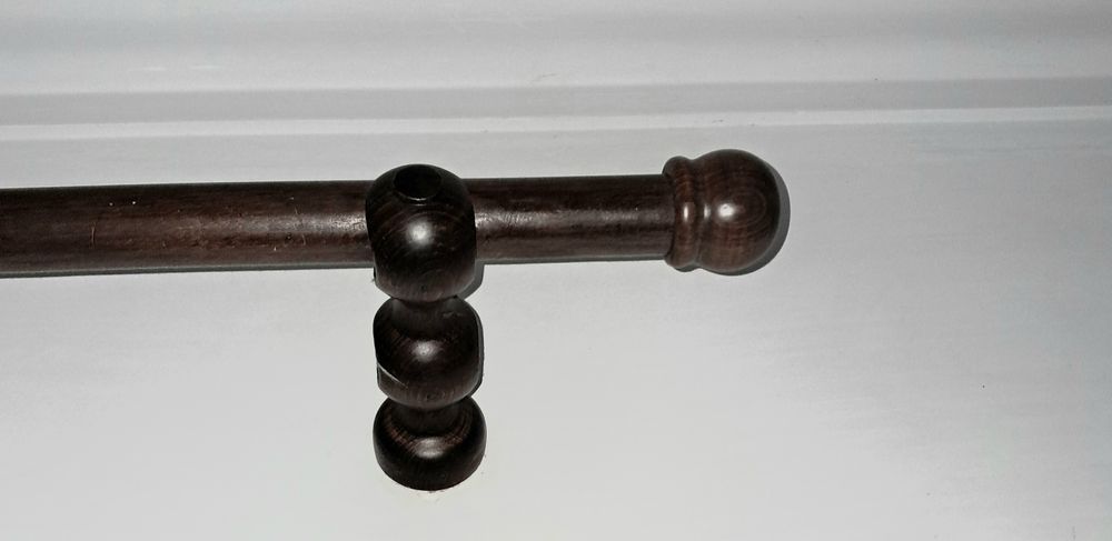 2 varões de cortinados em madeira
