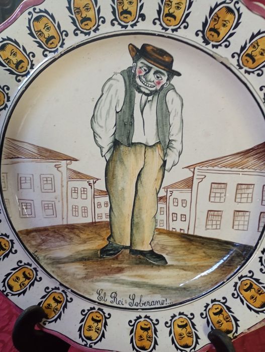 Prato em faiança