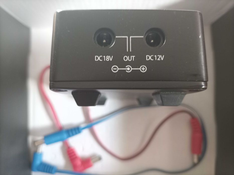 'DC-8X' Power Supply / Alimentador para pedais (pedalboard)