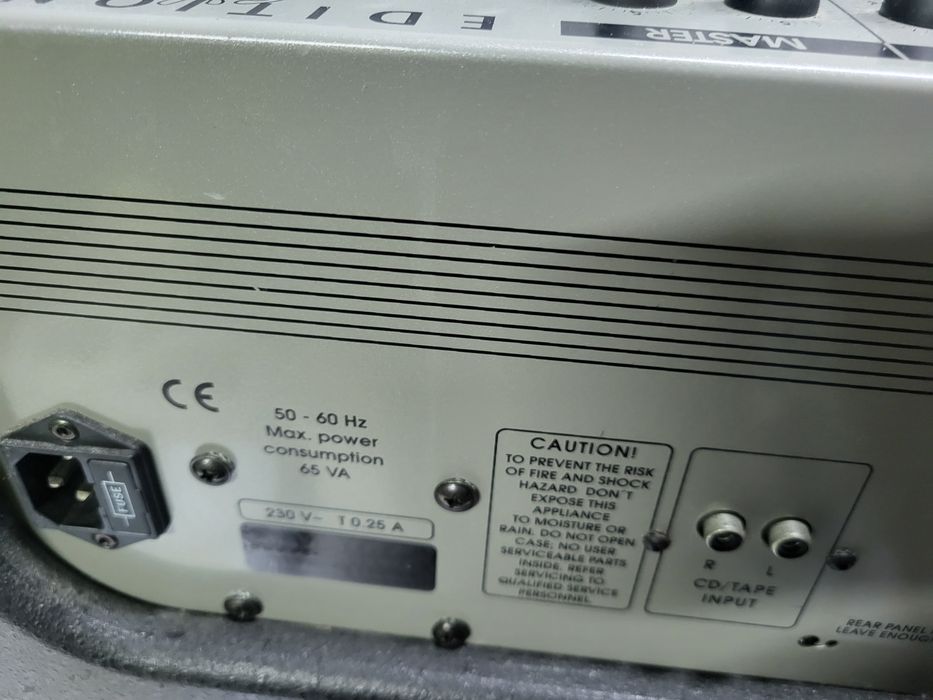 комбопідсилювач для гітар.