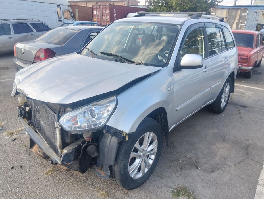Продам Чери Тигр 2015 рик 1.8 автомат