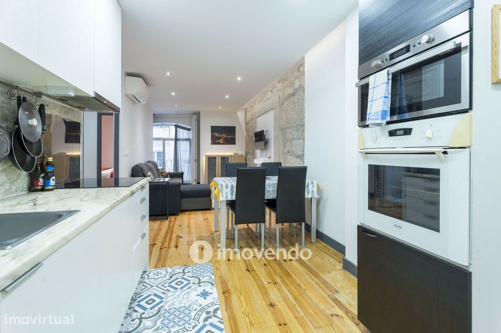 Apartamento T2 totalmente remodelado, no centro do Porto