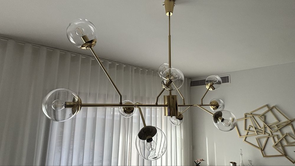 Candeeiro de Teto em Metal Dourado com Globos de Vidro Clear