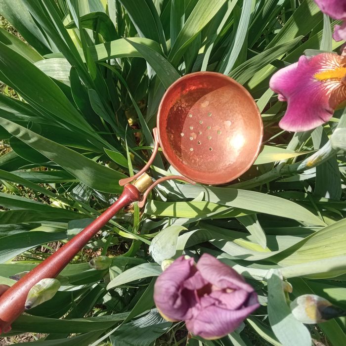 Шумовка из меди с деревянной ручкой