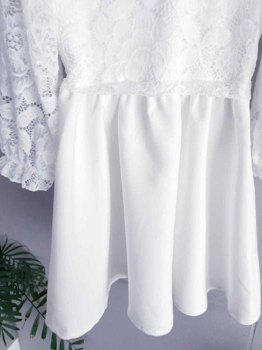 Nowa elegancka koronkowa sukienka 134 cm