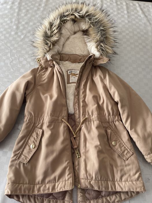 Casaco de menina com capuz