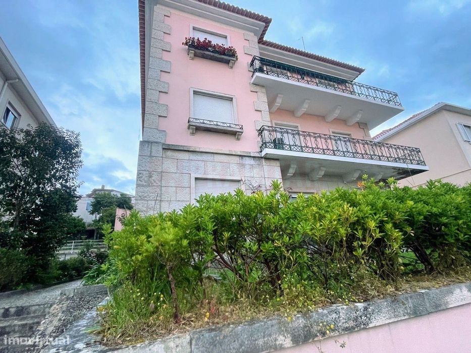 Apartamento T5 Com Garagem E Arrumo Em Celas