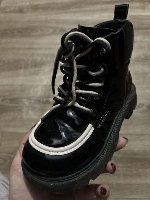 Взуття дитяче за гарною ціною