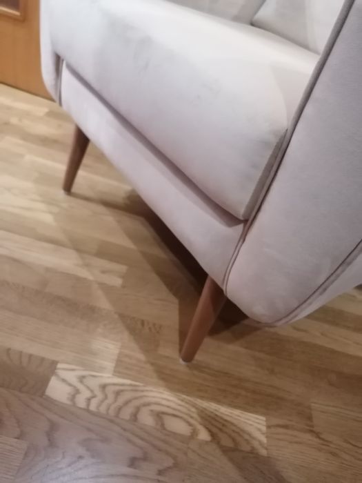 Poltrona em cor beje