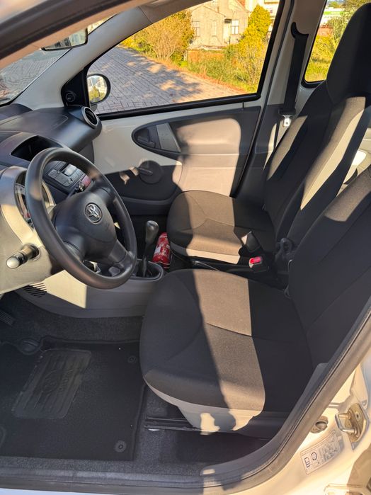 TOYOTA AYGO - 2011 - Gasolina