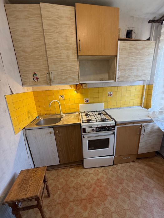 Продам однокімнатну в центрі