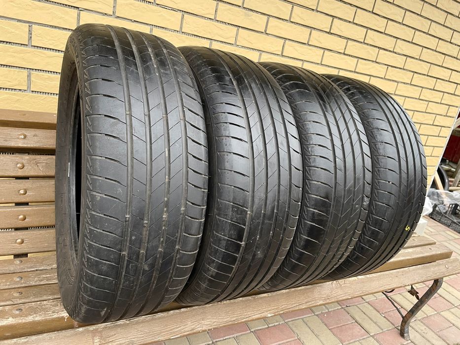 Шини Резина 235.55 R18 Bridgestone 23 рік Літо