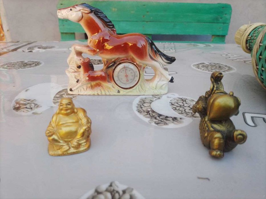 Статуэтки, кувшин