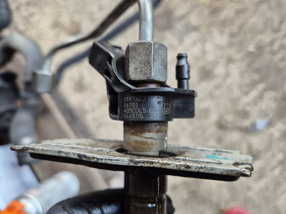 Wtryskiwacz AUDI A6 C6 3.0 TDI