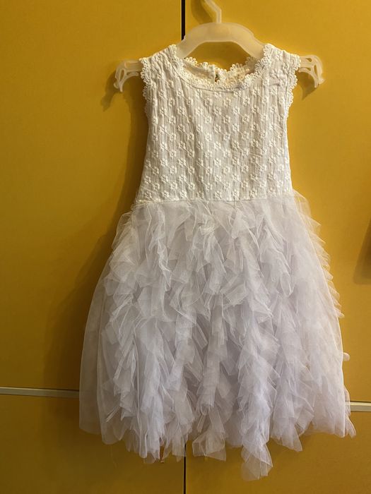 Святкове плаття на дівчинку 5-6 років