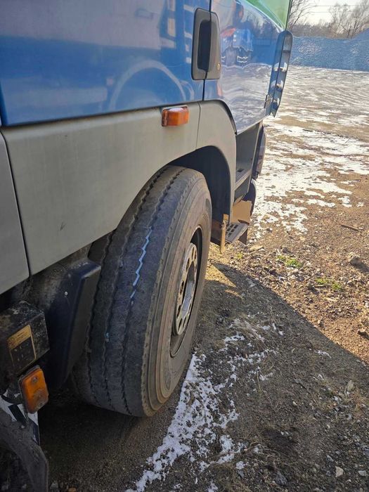 Тягач з напівпричепом DAF CF-85