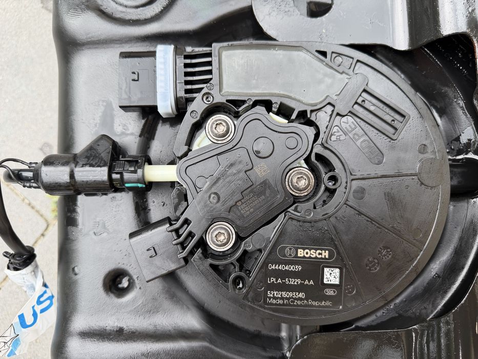 Бак Adblue Land Rover PLA-5J228-A -