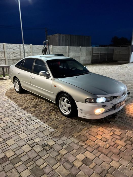 Продам mitsubishi galant 7 под ремонт двигателя . с переоформлением