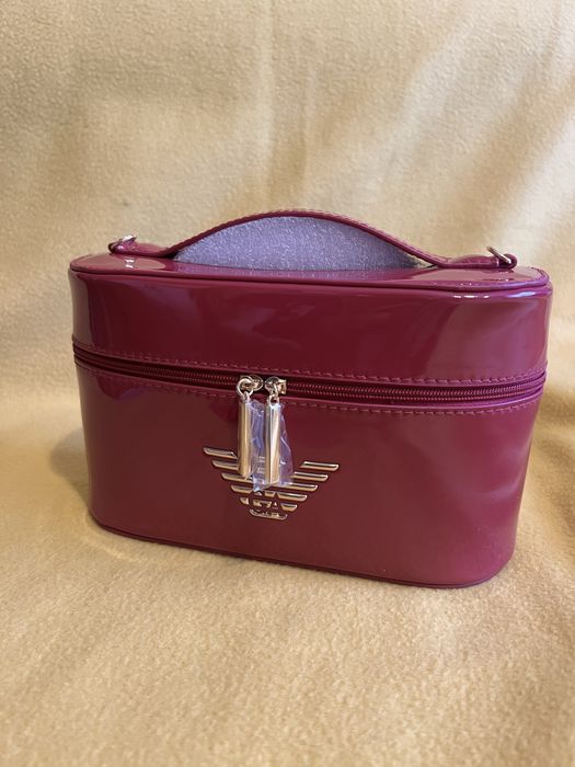 Kuferek na kosmetyki Armani